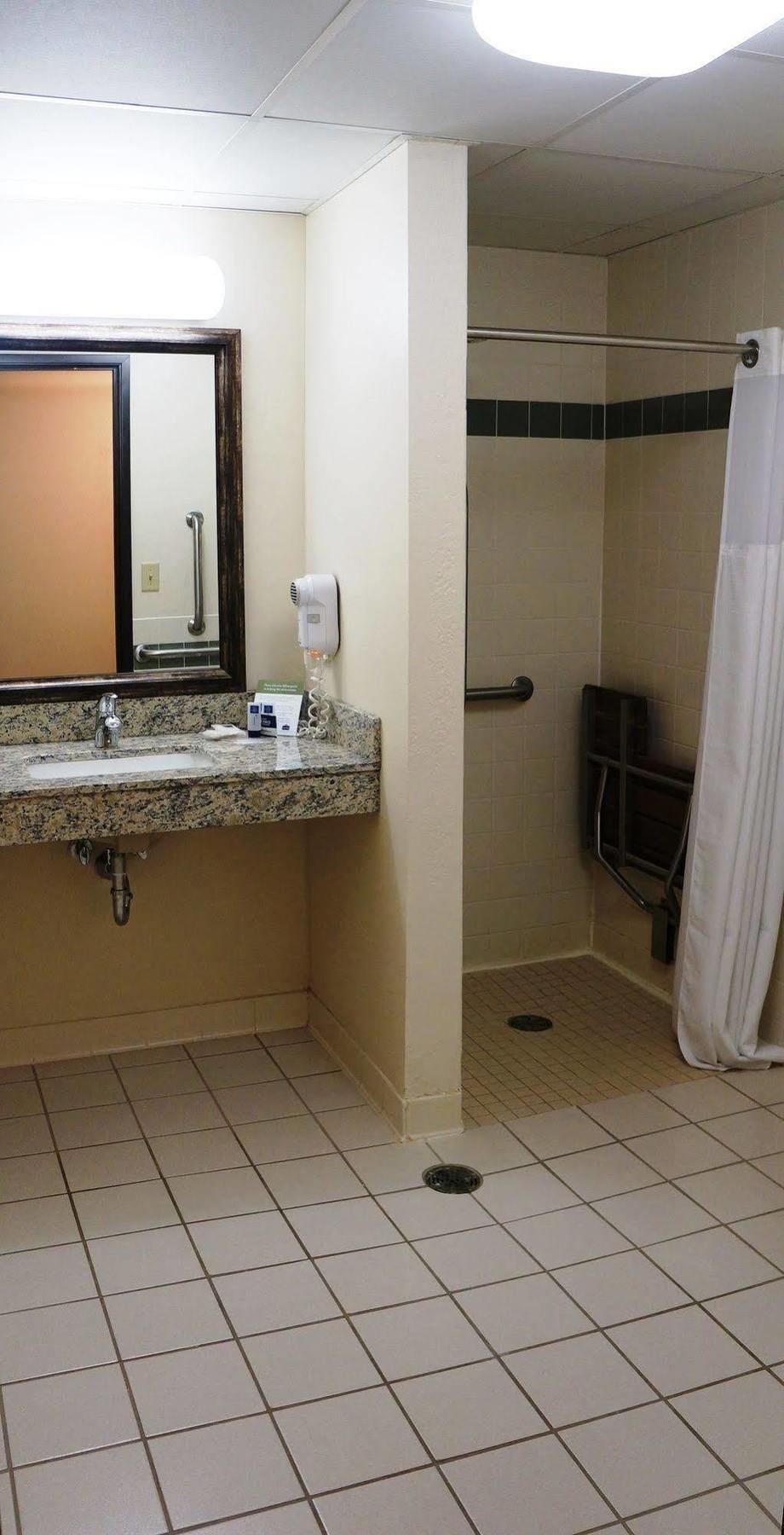 Cobblestone Hotel&Suites - Baldwin Esterno foto
